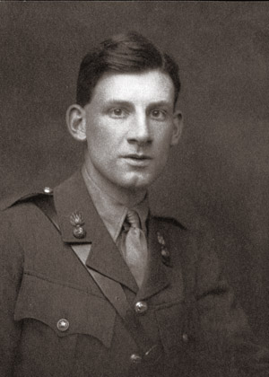 Siegfried Sassoon (Second lieutenant, Royal Welsh Fusiliers) 1915. © Cambridge University Library / The Siegfried Sassoon Literary Estate